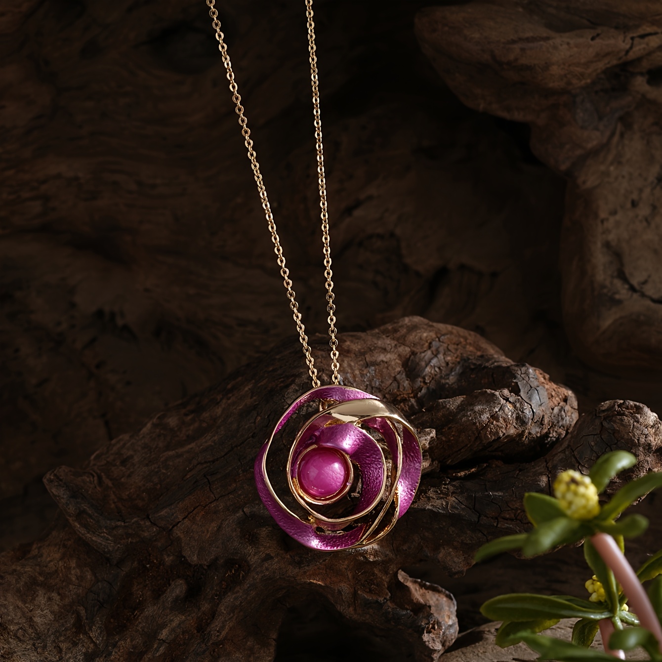 Women's Golden Plated Spiral Thread Design Pendant Necklace